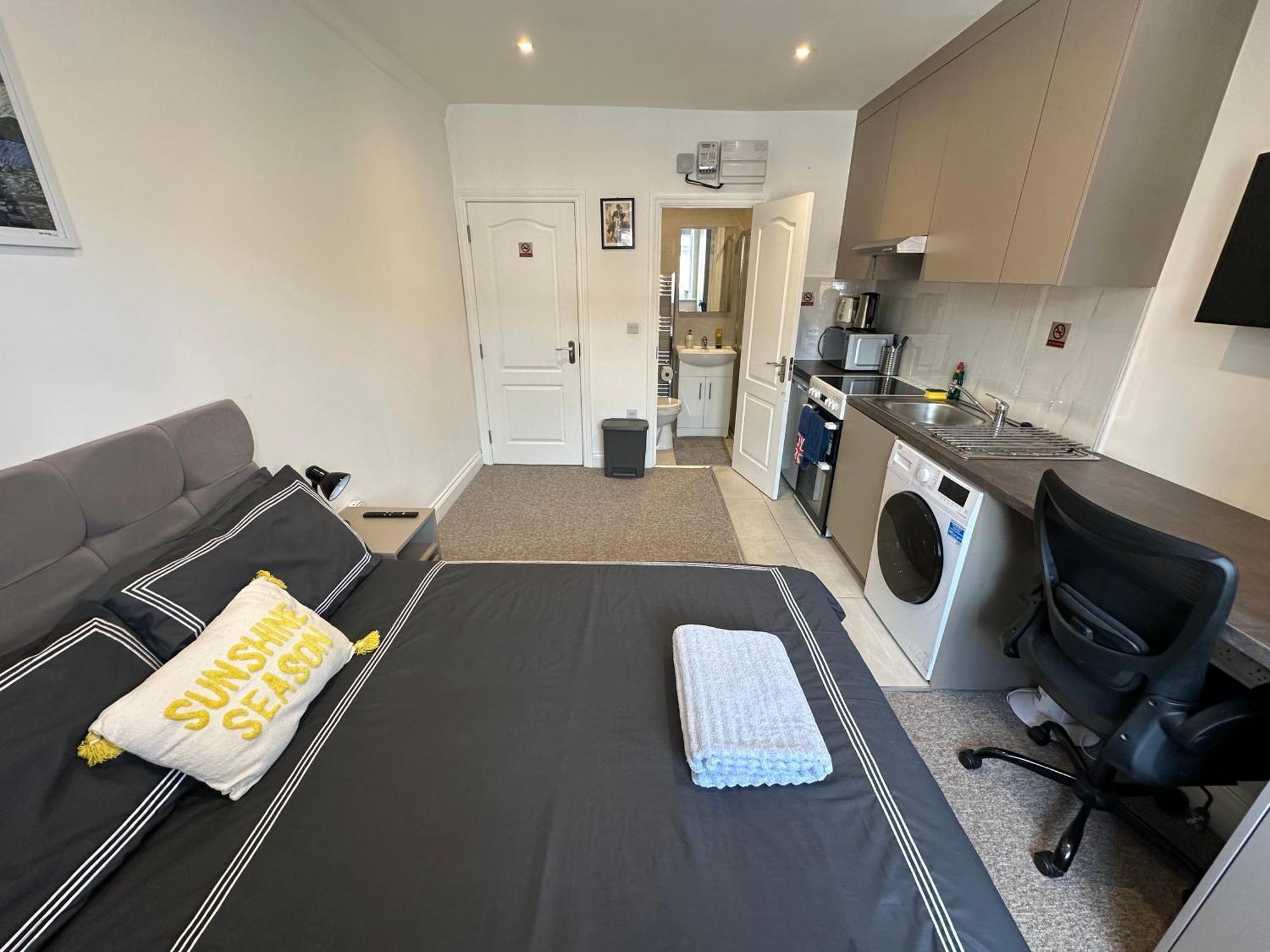 Apartment Bright Modern, Private Apartment,15 Mins To London *