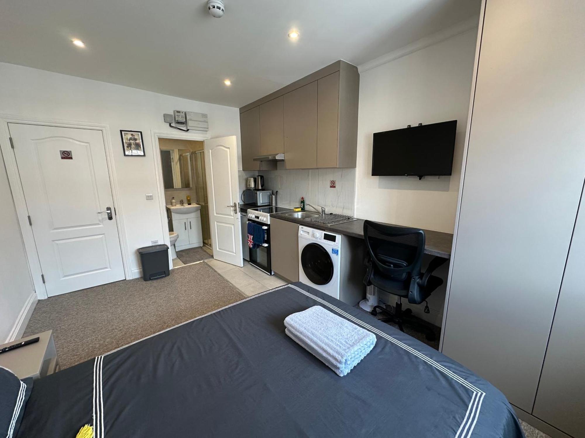 Bright Modern, Private Apartment,15 Mins To London Apartment *