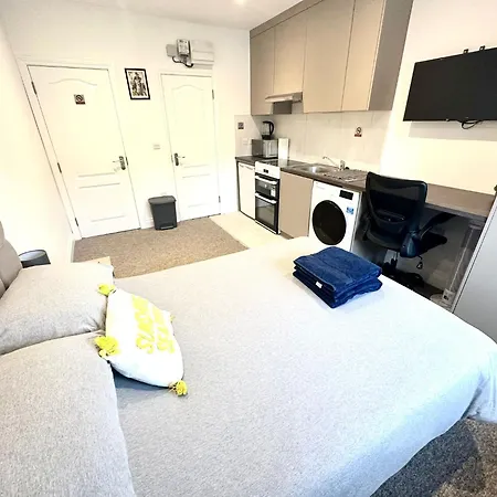 Bright Modern, Private Apartment,15 Mins To Central London Hendon Esterno foto