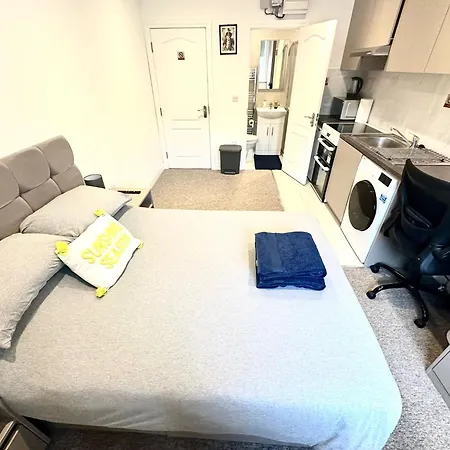 Bright Modern, Private Apartment,15 Mins To Central London Hendon Esterno foto